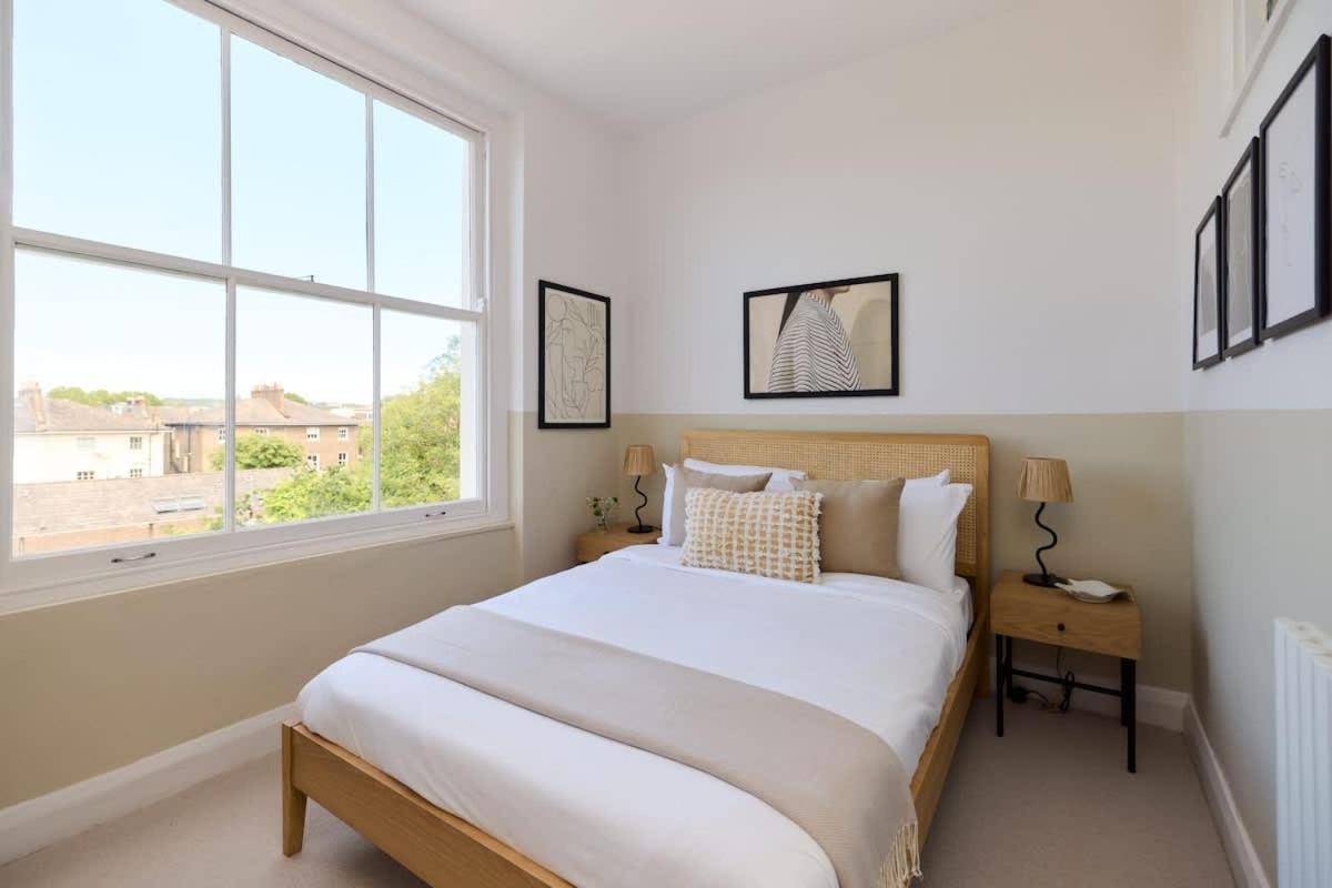 The Camden Hideout - Modish And Bright 2bdr Flat * London